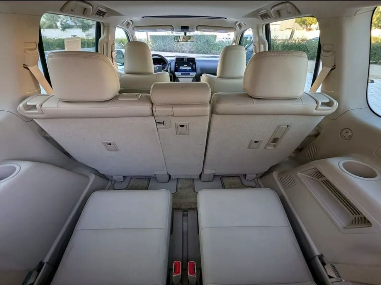 Toyota Prado Toyota prado 2022MODEL 4.0 Txl Petrol Engine Colour white push start Transmission Automatic Interior