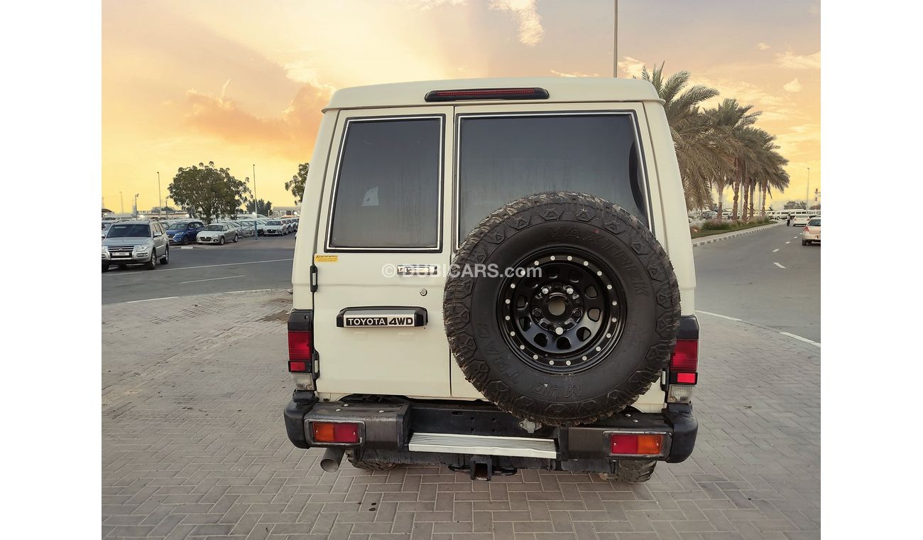 Toyota Land Cruiser 70 toyota hardtop 2013 Diesel 1VD