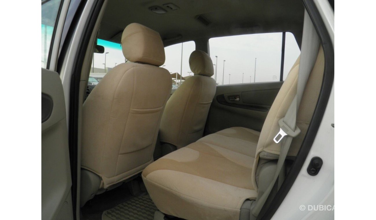 Toyota Innova 2010