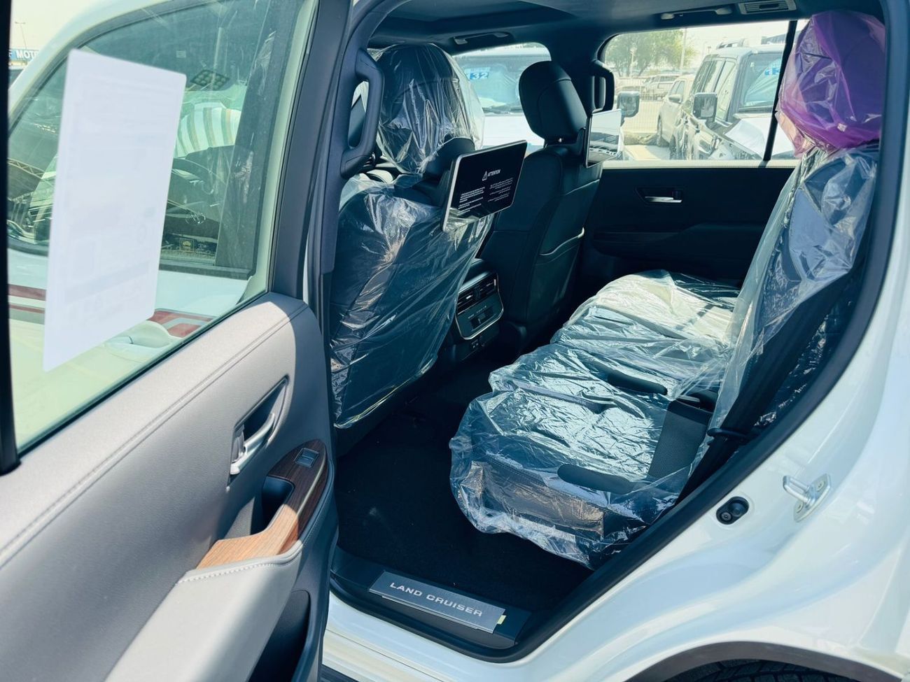 Toyota Land Cruiser TOYOTA LC 300 GXR 4.0L PTR A/T MID/O GCC WHITE 2025