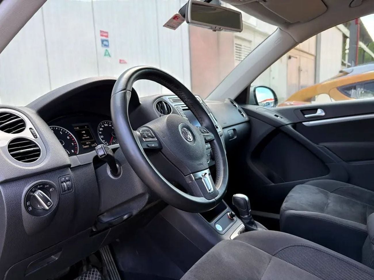 Volkswagen Tiguan !! EID SALE !! 1 YEAR FREE WARRANTY !!  VOLKSWAGEN TIGUAN 1.4L TSI A/T | 2016 | GCC SPECS