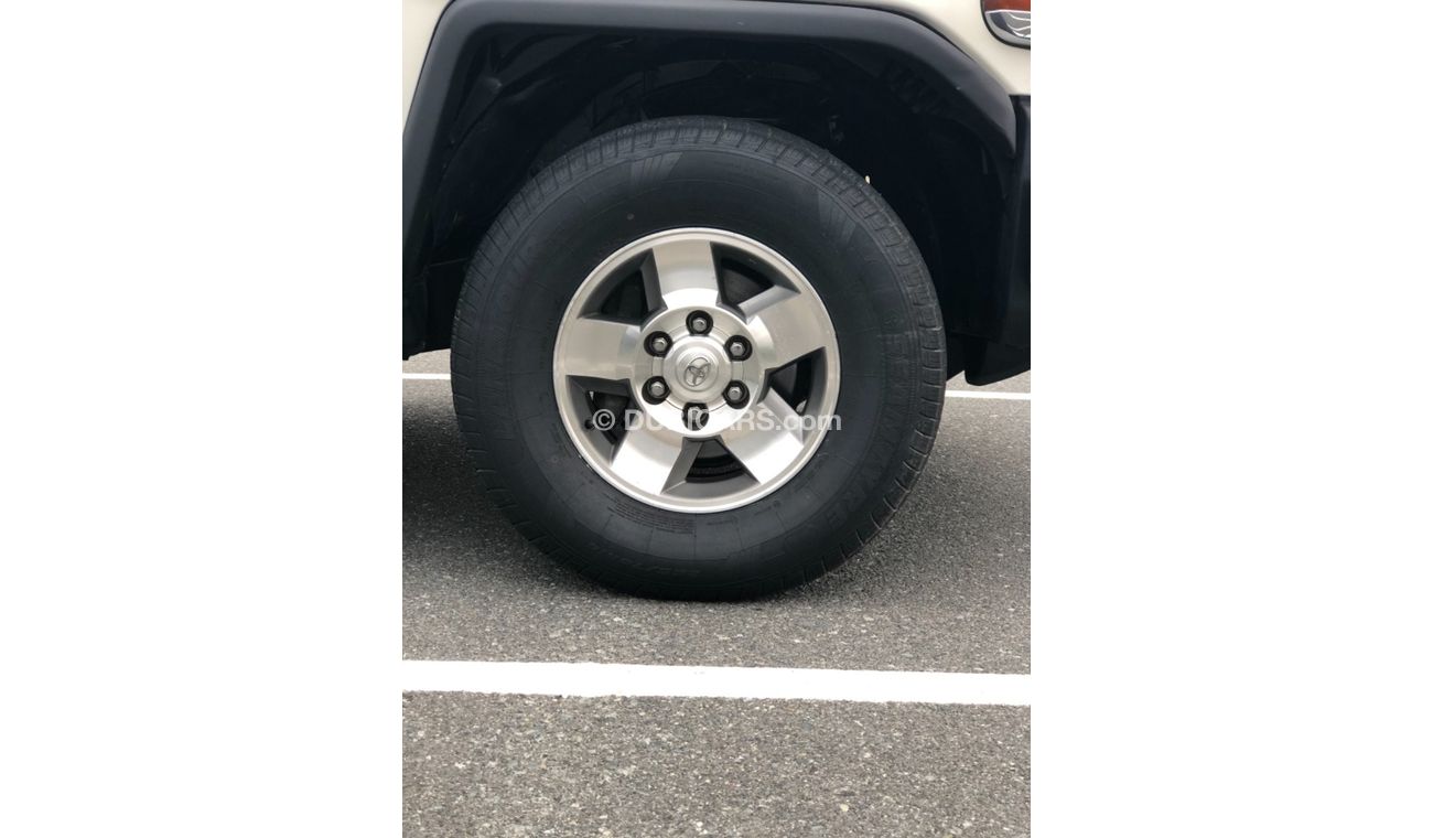 تويوتا إف جي كروزر موديل 2010 خليجي حاله ممتازه جدا من الداخل والخارج فل مواصفات