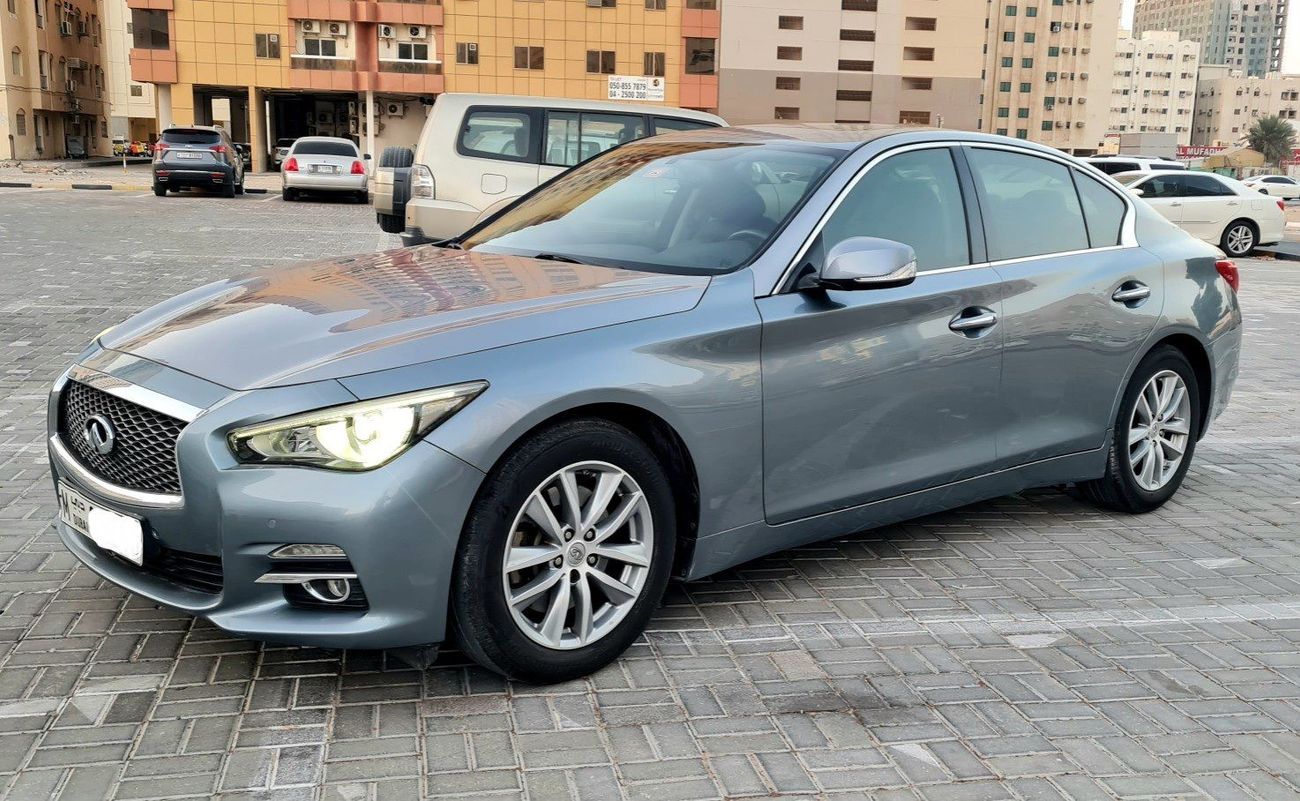 Infiniti Q50 Premium 2.0L