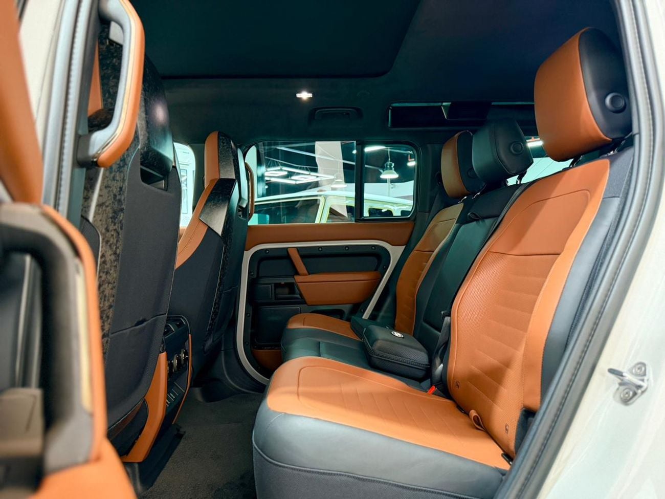 Land Rover Defender 110 635 OCTA  V8 2026