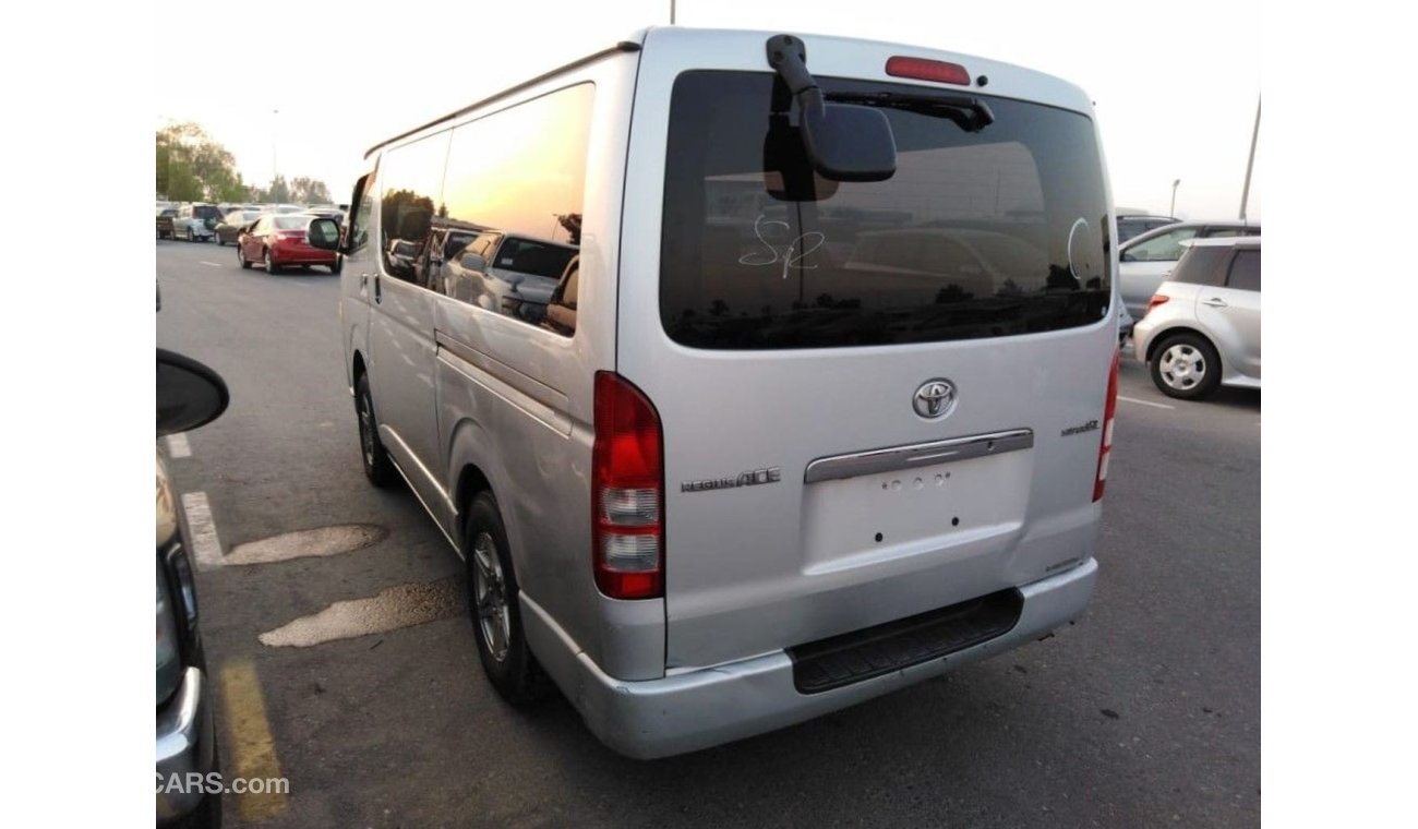 تويوتا هاياس Hiace Van (Stock no PM 178 )