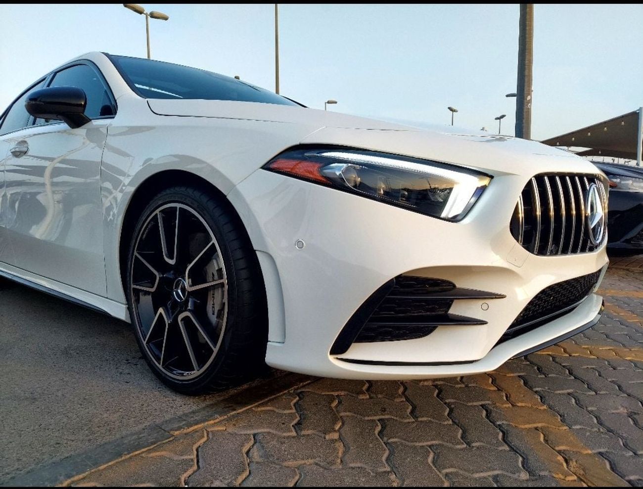 مرسيدس بنز A 35 AMG Premium + 2.0L