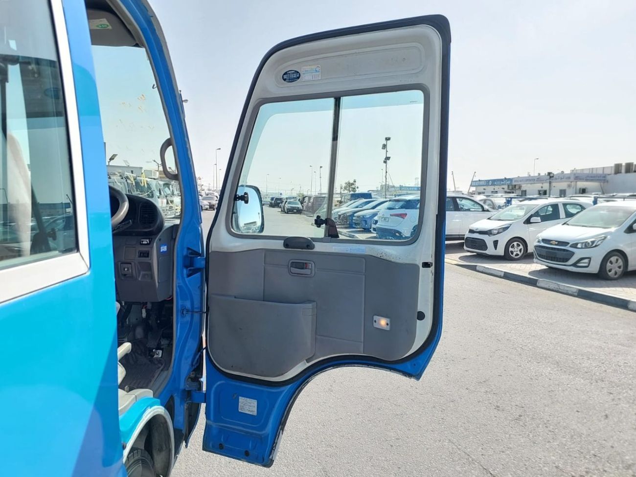 Toyota Coaster (RAMADAN OFFER) TOYOTA COASTER BUS RHD 2006 MODEL 4.0 L DIESEL MANUAL(PM02204)