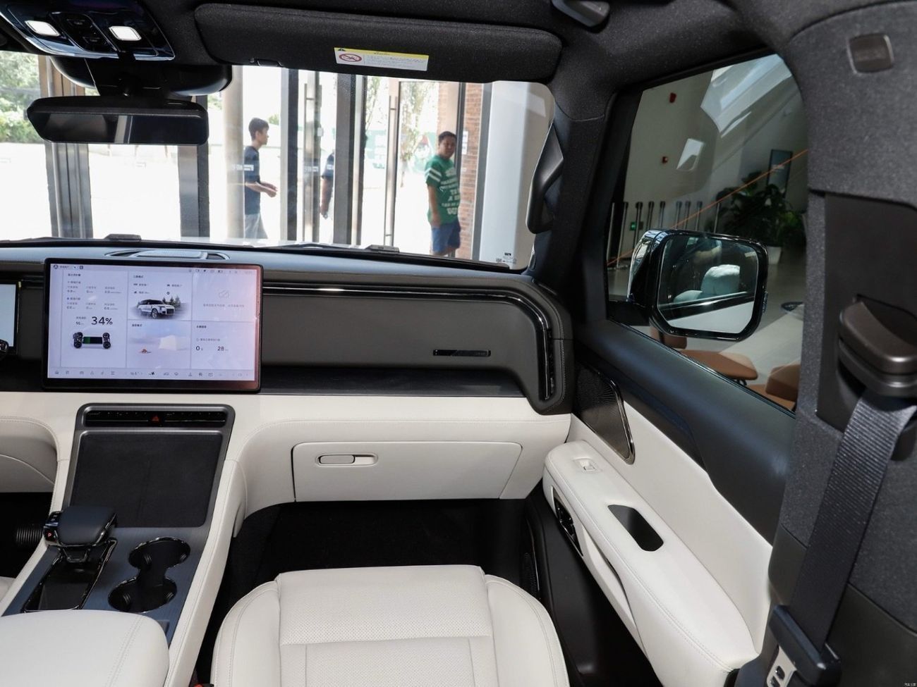 روكس 01 ROX01 2025 – Long Range, 6-Seater VIP Edition kitchen