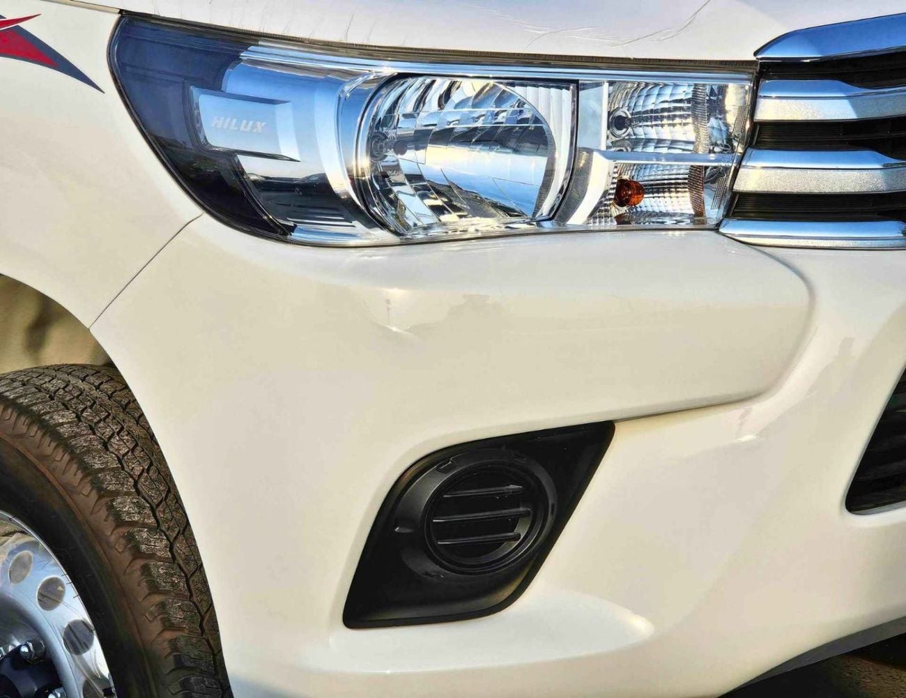 Toyota Hilux GL SINGLE CABIN || 2.7L PETROL M/T 4WD / CHROME BUMPERS / DVD+CAMERA (CODE # GLS-G-SC)