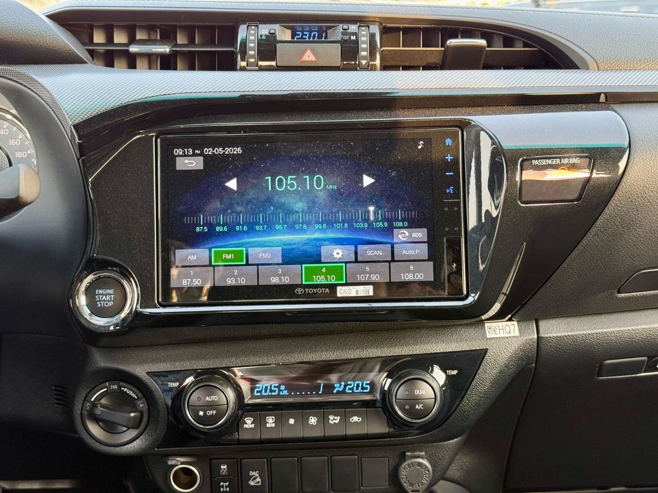 تويوتا هيلوكس TOYOTA HiLUX GR 2.8 DiESEL FuLL 2025 WHiTE