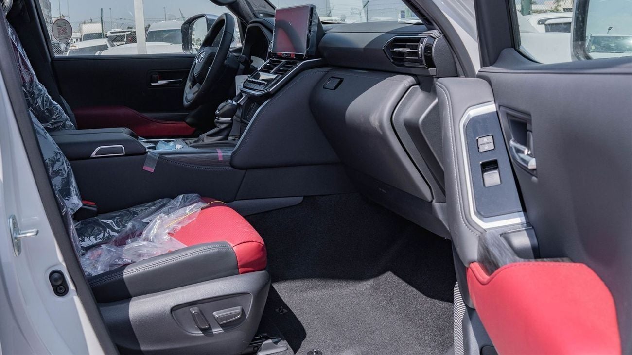 Toyota Land Cruiser 2026 Toyota Land Cruiser 300 VXR 3.5L AT Petrol Twin Turbo (White-red)