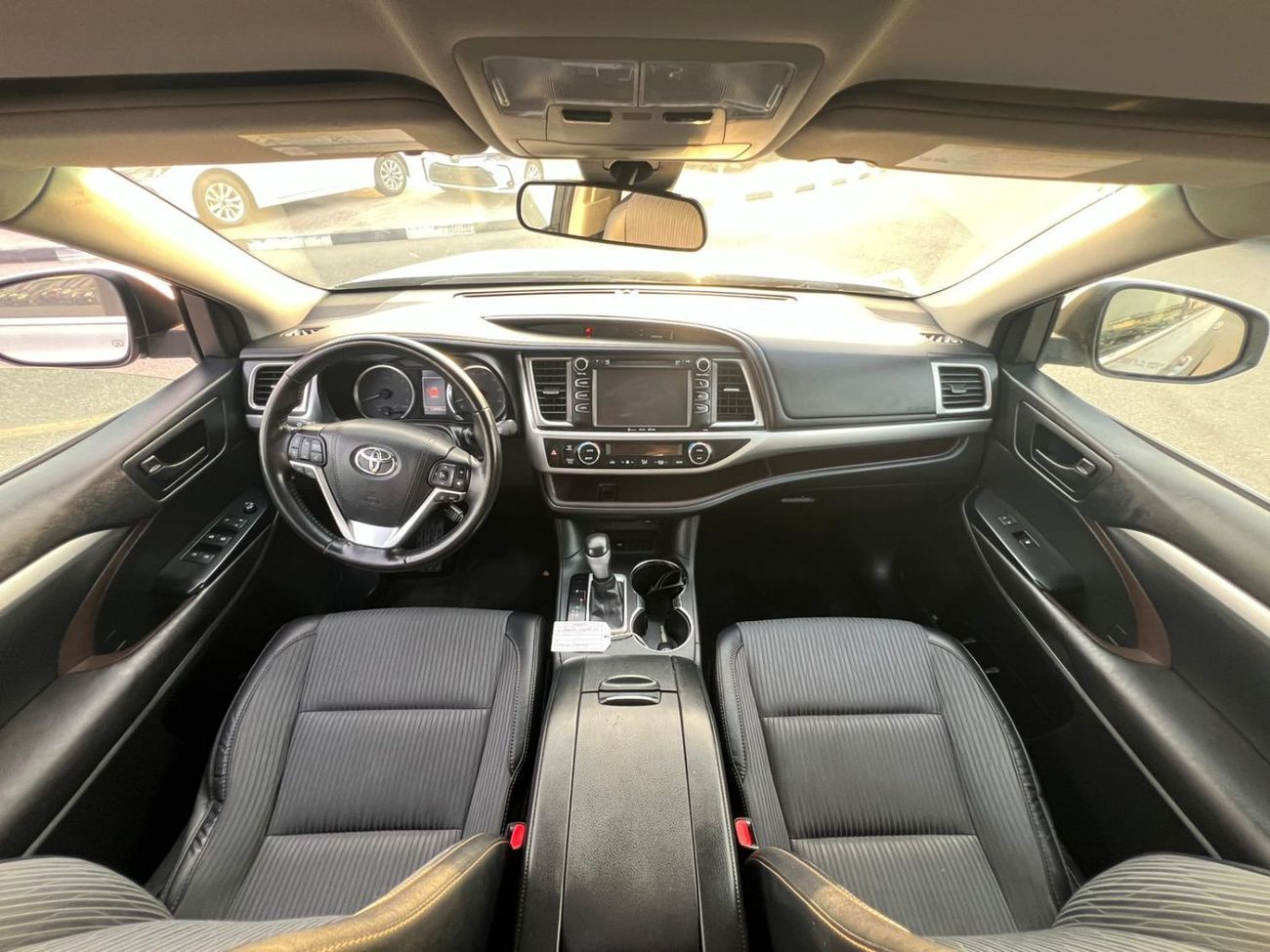 Toyota Highlander 2017 Toyota Highlander LE Plus - MidOption - 3.5L V6 - Full 7 Seater - Trunk Auto