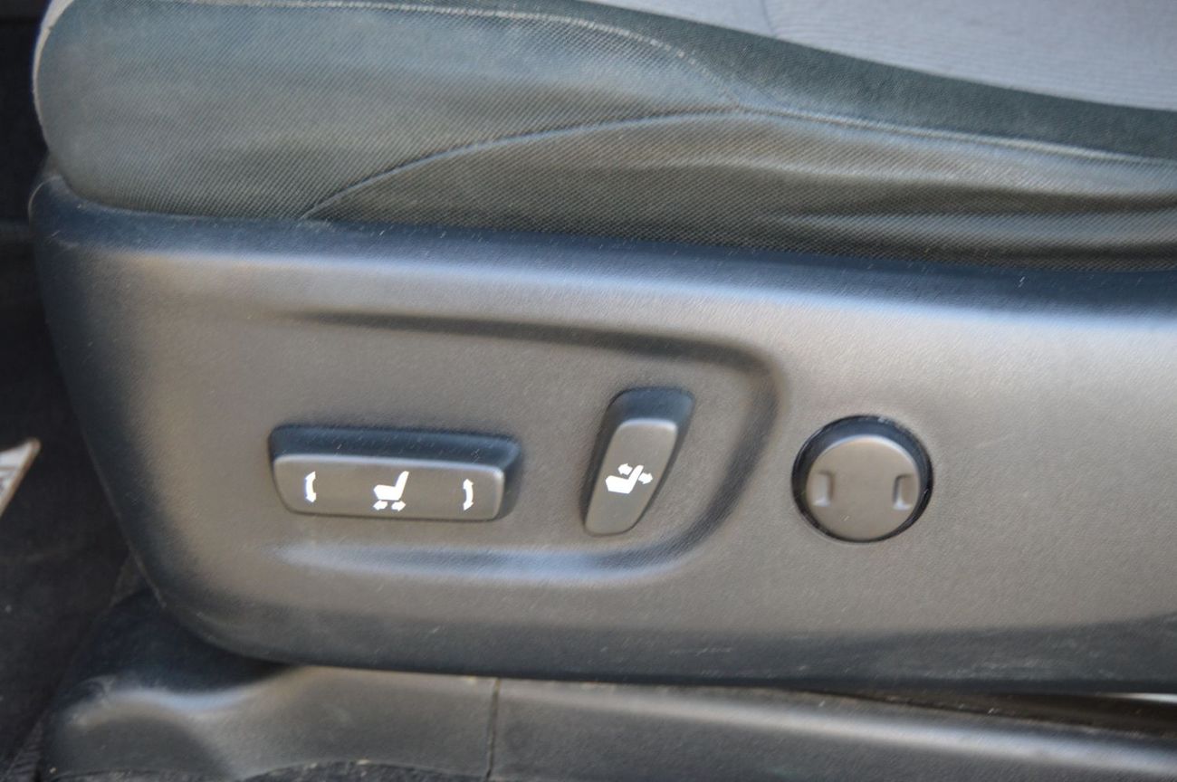 Toyota 4Runner Left Hand Drive Year: *2018* *SR5*  Engine: 4.0L/ V6