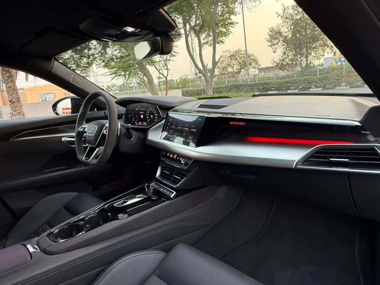 أودي اي ترون GT RS