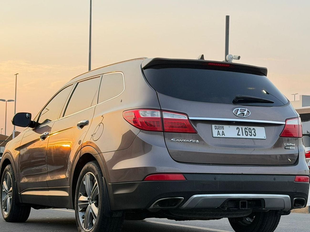 Hyundai Santa Fe fully loaded with panoramic sunroof