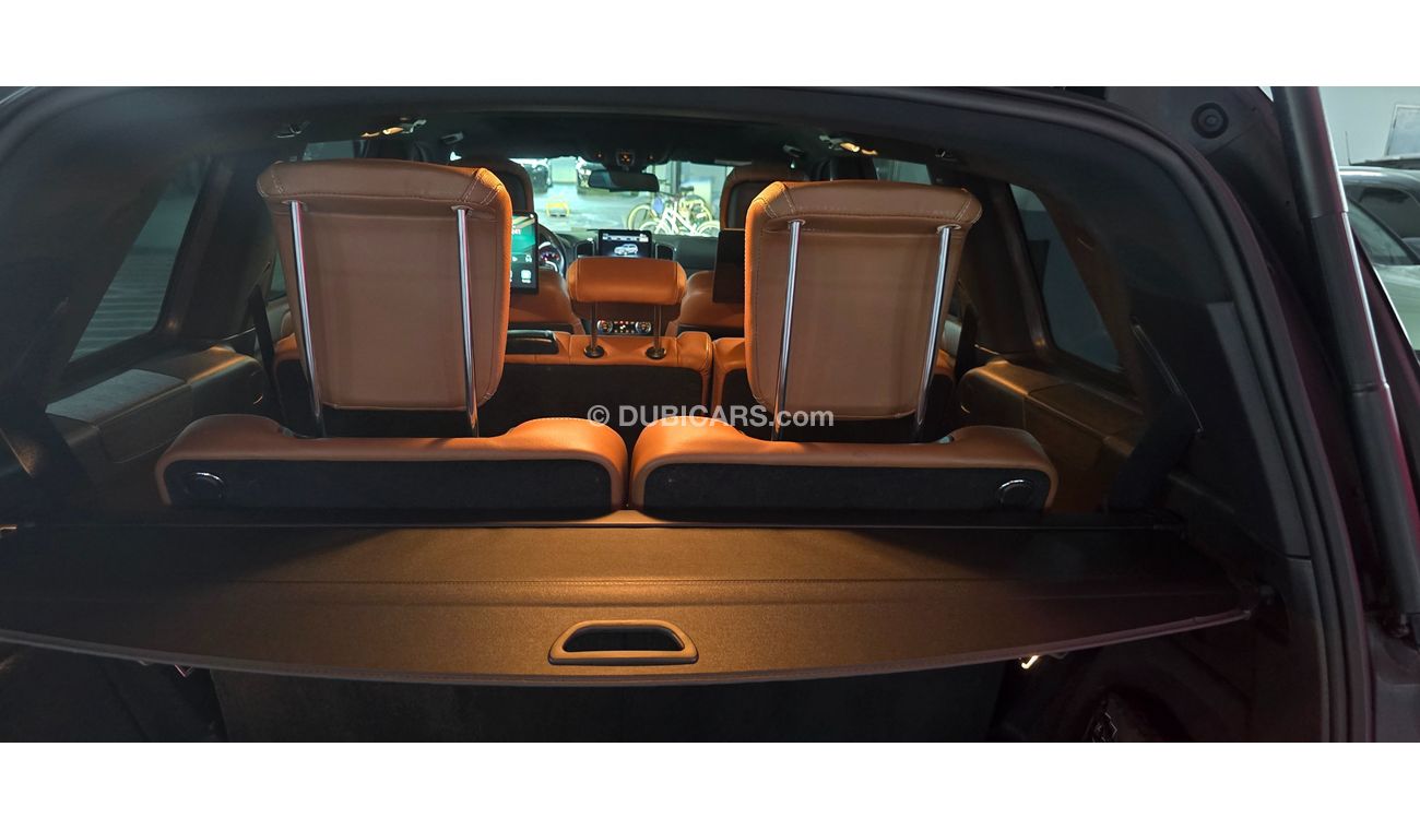 مرسيدس بنز GLS 500 V8 Full option the top trim of the class