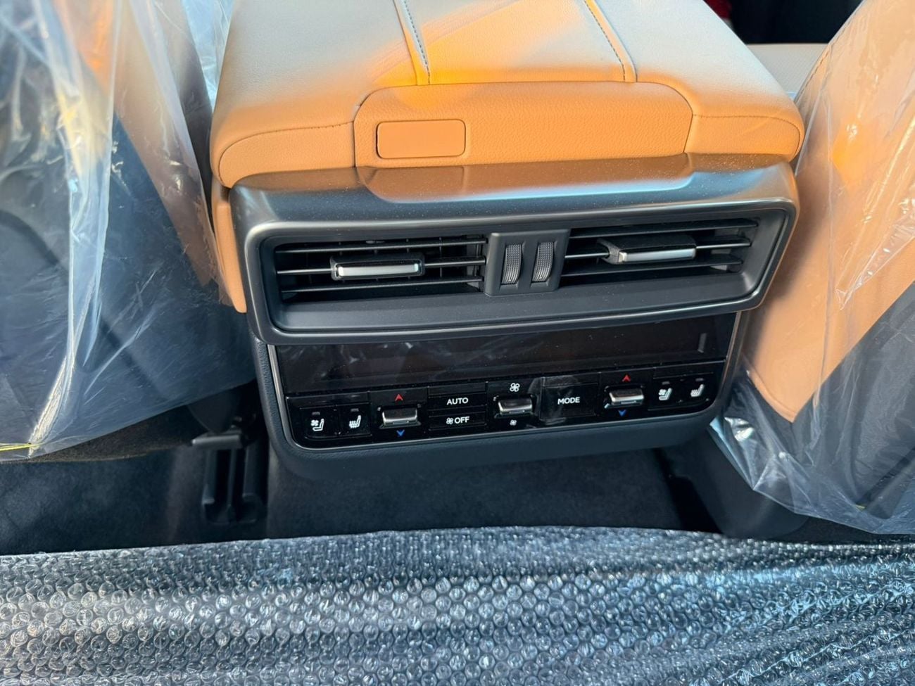 Lexus LX600 Lexus LX600 Urban 3.5TT 2025 10 speaker with soft doors