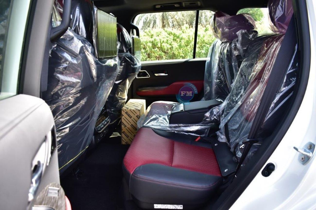 تويوتا لاند كروزر 300 GR Sport V6 3.3L Diesel Automatic