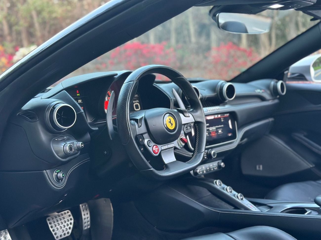 Ferrari Portofino 2022 Ferrari Portofino M | European Specs | 3.9L V8 Twin-Turbo | 612 HP | Hard Top | 18,000 KM | Per