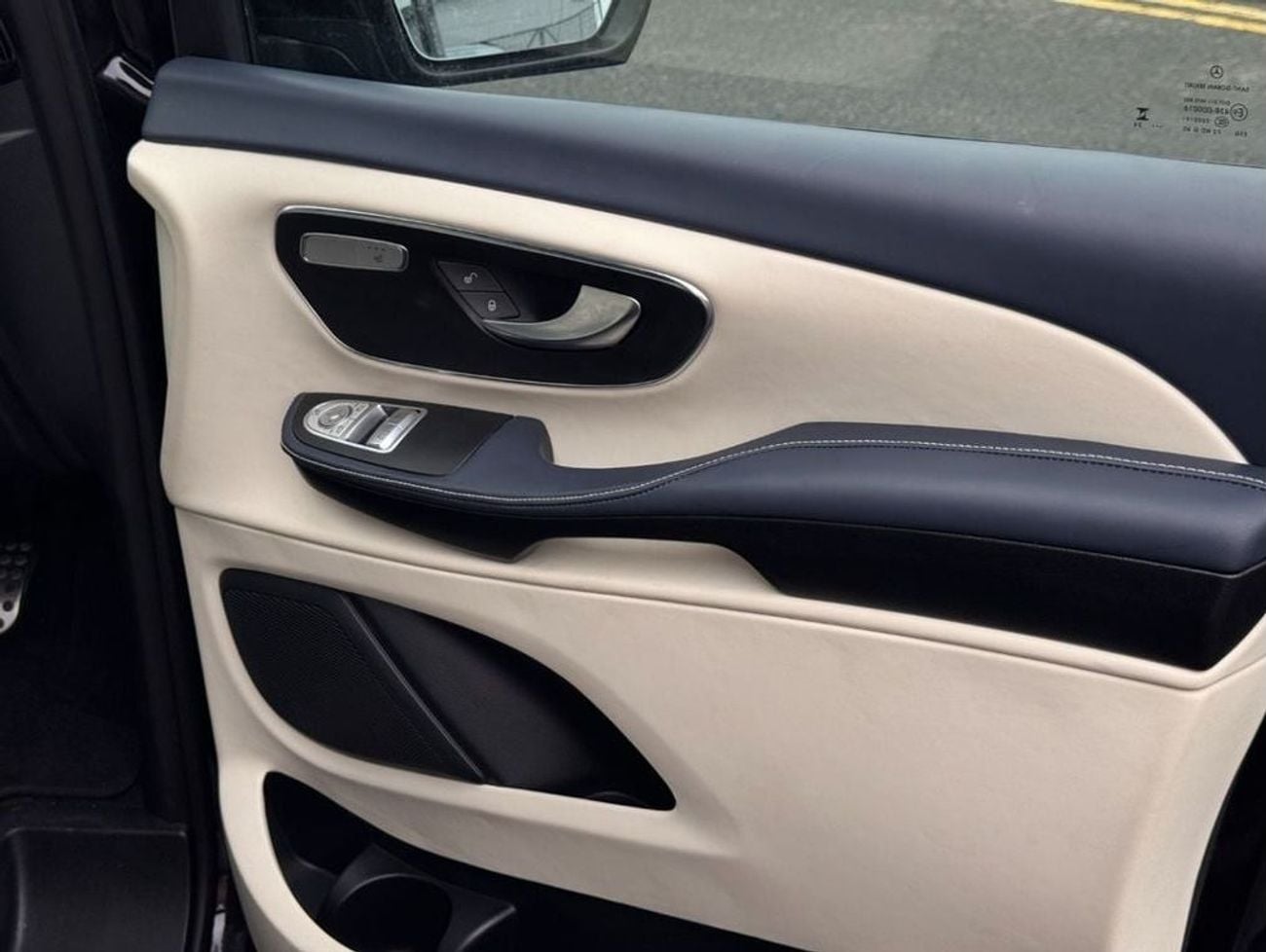 Mercedes Benz V300 AVANTGARDE VIP conversion Brand New 2025 Model in RHD or LHD