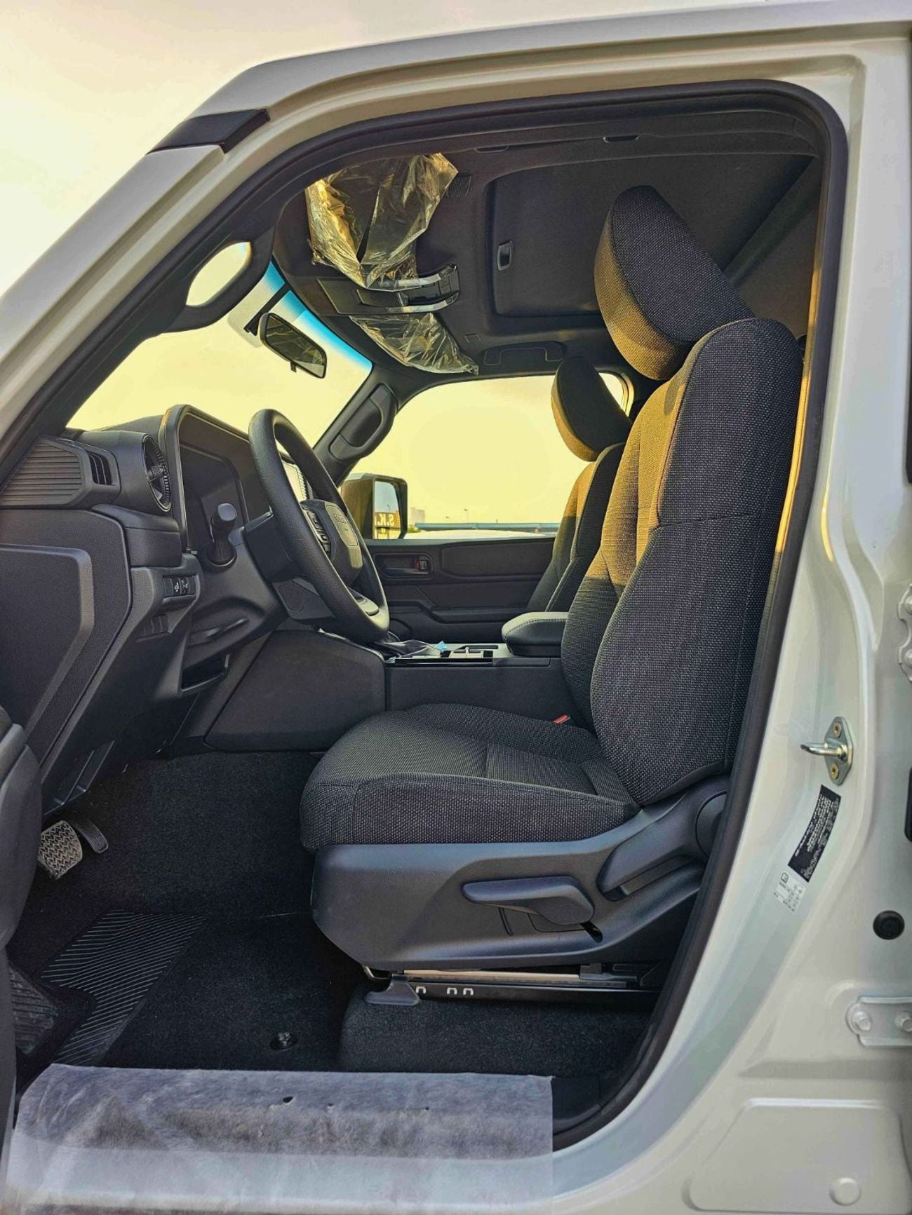 تويوتا برادو ALL ROUNDER TURBO STD / 2.8L DIESEL V4 / SUNROOF / COOL BOX (CODE # P28AR2)