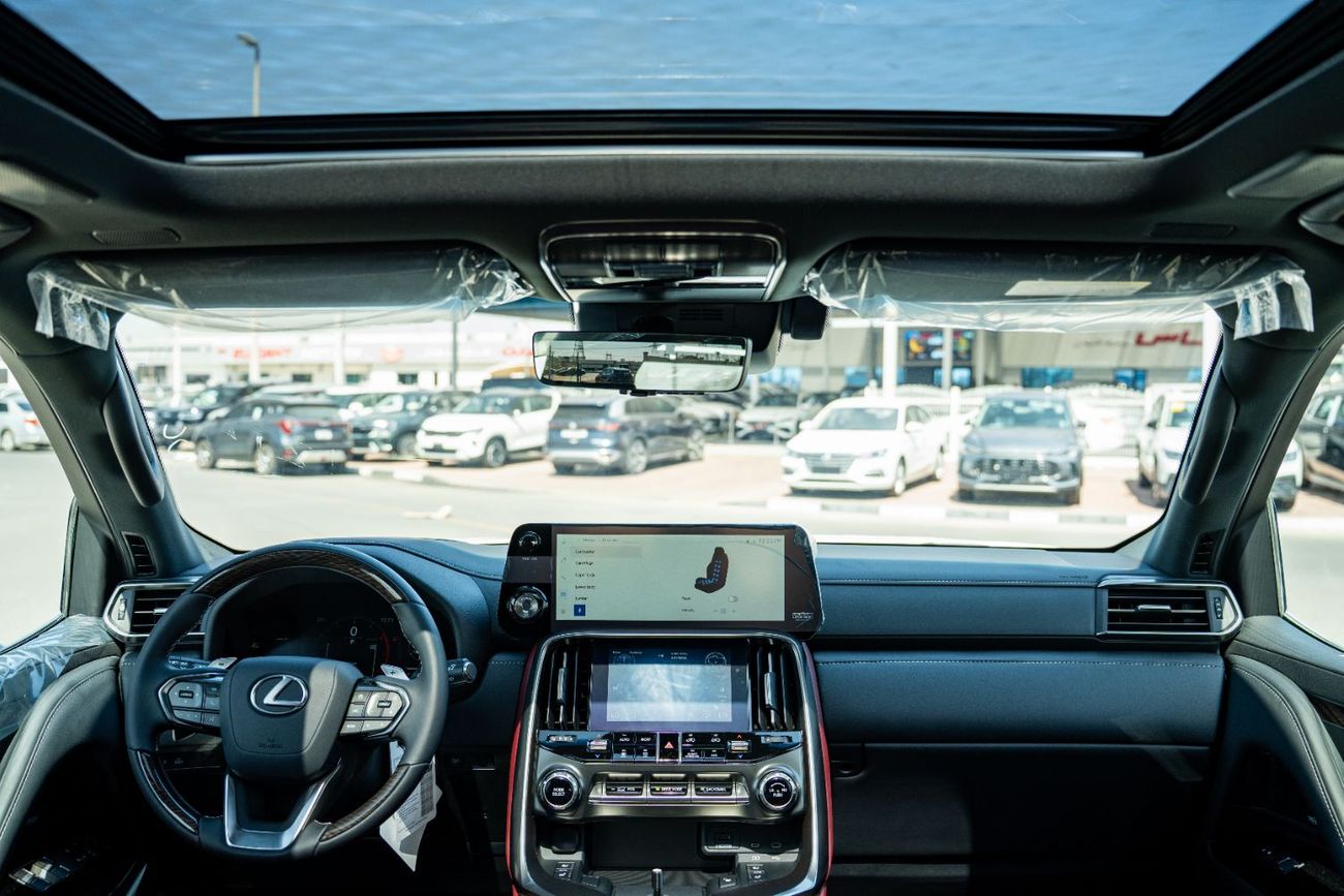 Lexus LX 700h Lexus LX 700 2025 3.5L hybrid  Transmission Automatic  Signature 7 seats  Full option  22 rims  Hudp