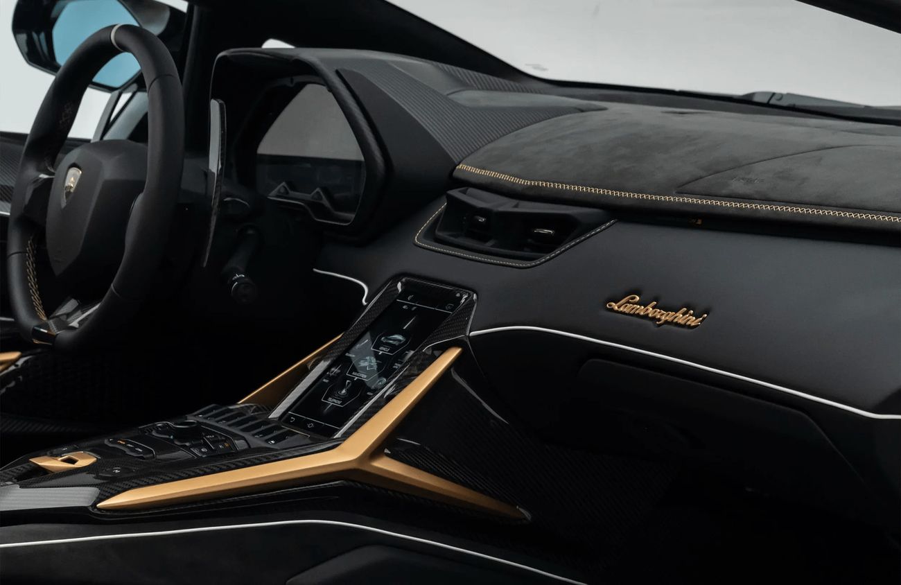 لامبورغيني سيان 6.5L V-12 Naturally Aspirated Engine + eMotor