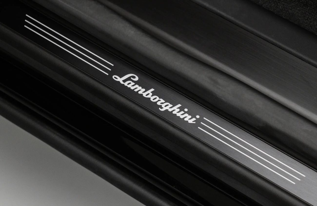 لامبورغيني اوروس 4.0L V8 Twin-Turbocharged Engine