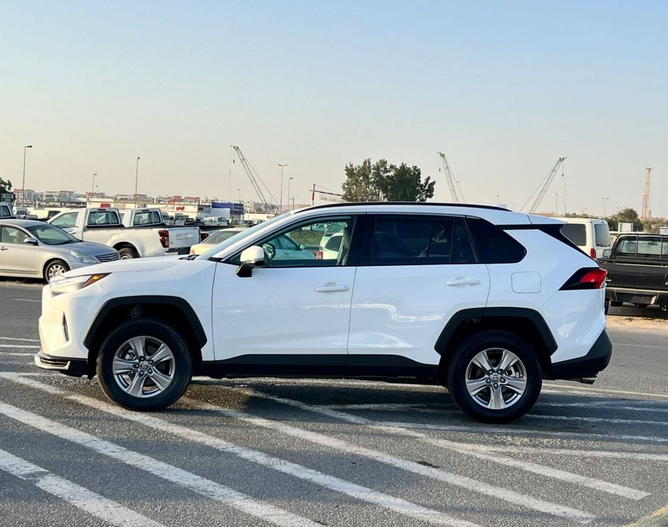 Toyota RAV4 2025 Toyota Rav4 XLE Full Option 2.5L V4 - Rear Camera  - Leather Seat - AWD 4x4 - Push Start