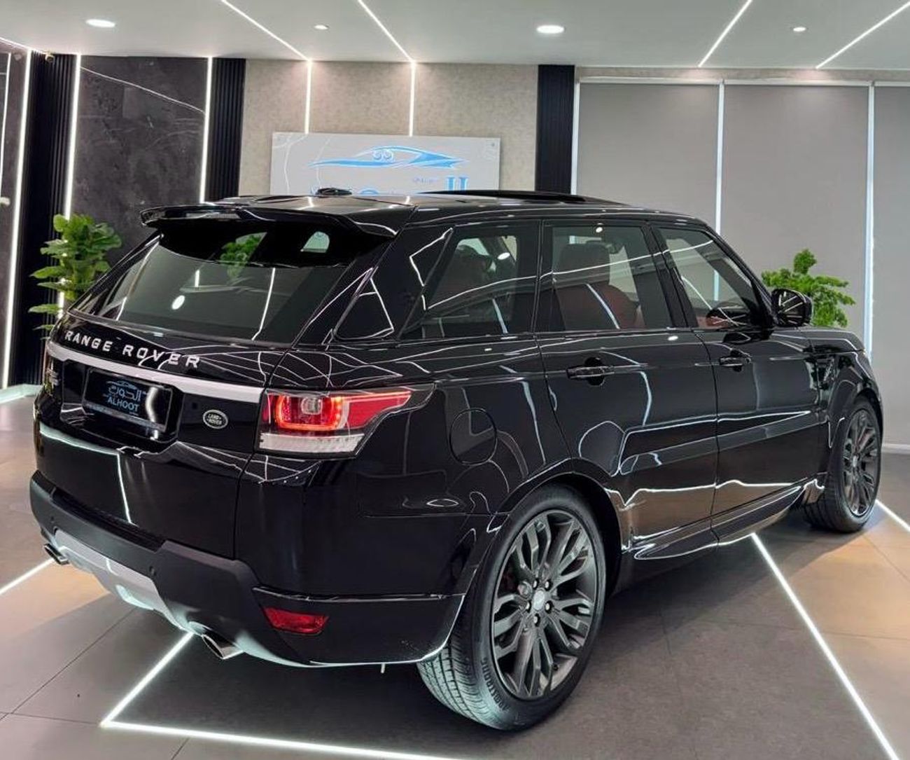 Land Rover Range Rover Sport Supercharged 5.0L RANGE ROVER SPORT || TOP RANGE || FREE ACCIDENTS || GCC || PERFECT CONDITION