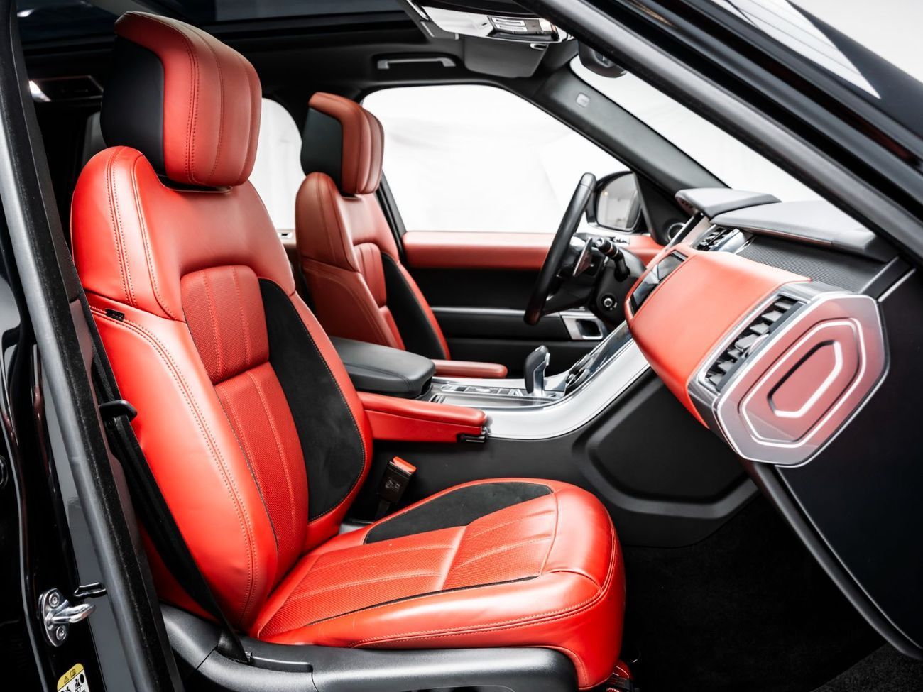 لاند روفر رينج روفر 2022 Range Rover Sport HSE, October 2026 Land Rover Warranty, Full Service History, Low KMs, GCC