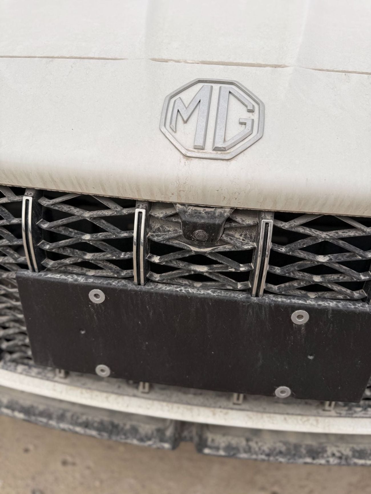 أم جي 5 MG5 1.5L Luxury Edition