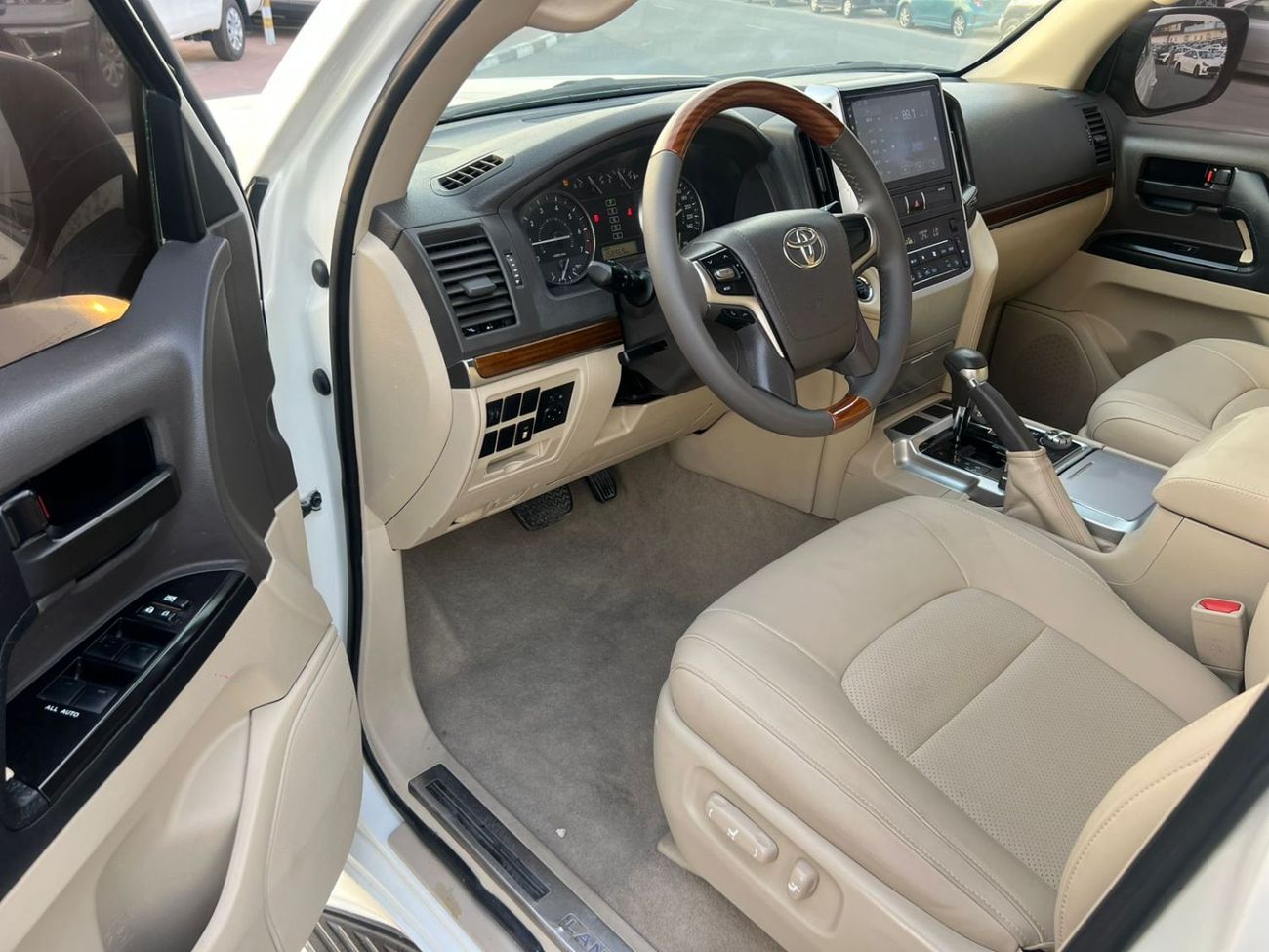 Toyota Land Cruiser 2018 Toyota Land Cruiser EX.R 4.0L V6 - AWD 4x4 - GCC - Leather Seat - Rear Camera & Sensor - Accide