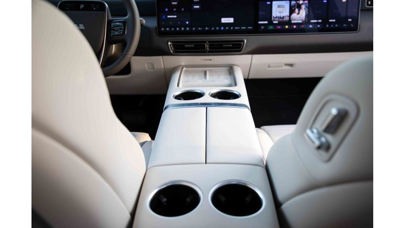 Li Auto Mega 2024 Lixiang Mega Ultra Version - White	inside White | Export Only