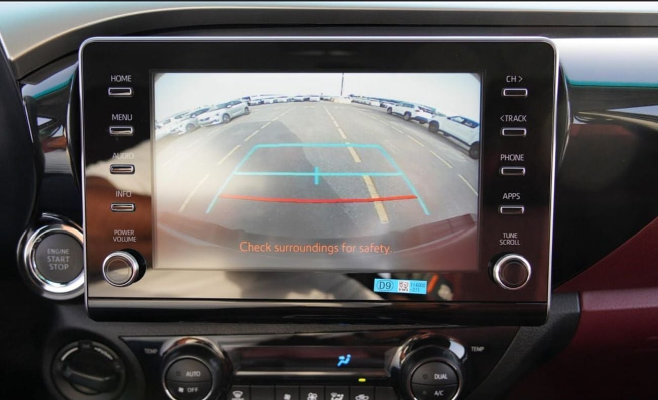 تويوتا هيلوكس SR5 2.7L 4WD A/T