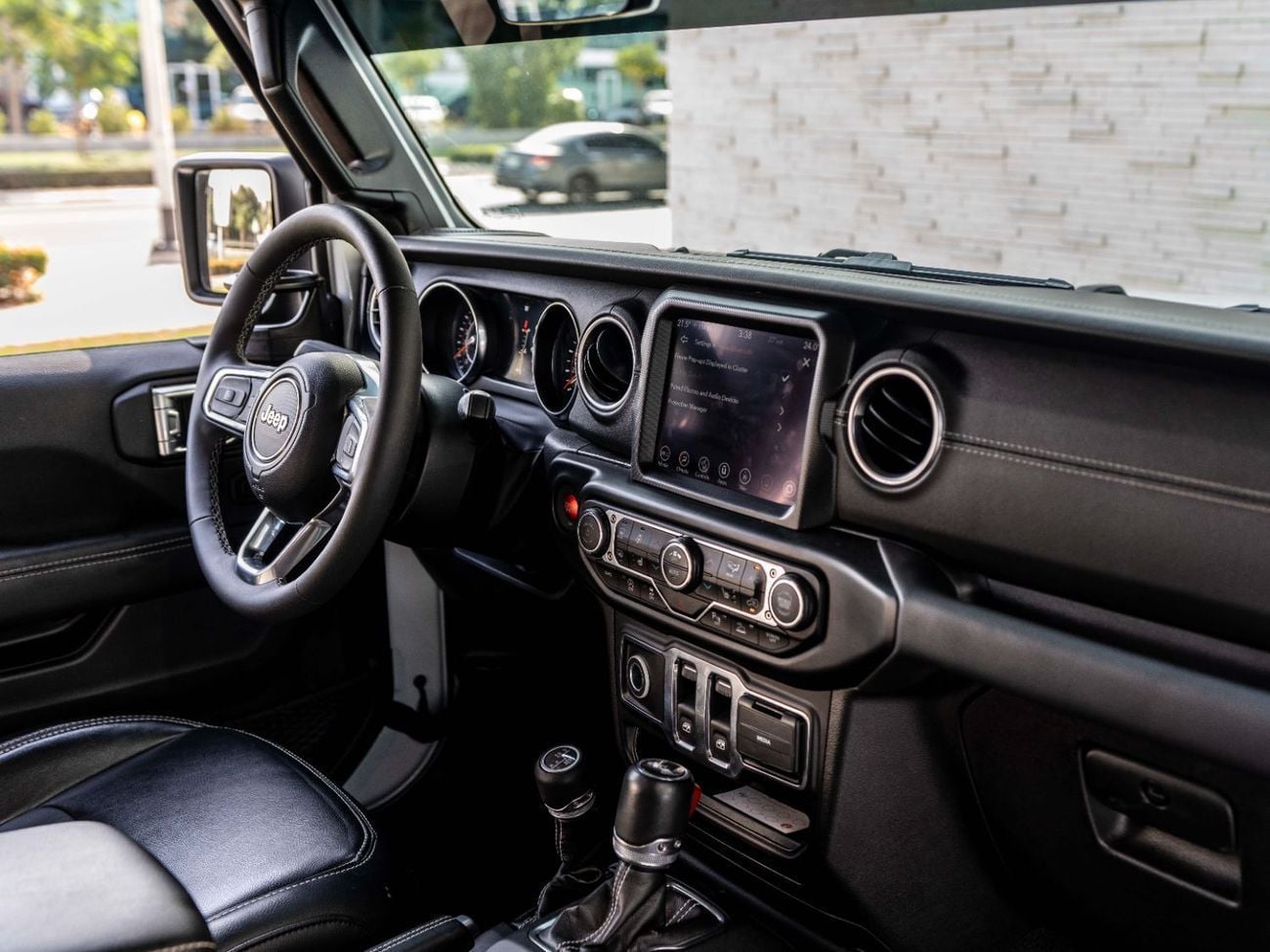 Jeep Wrangler Sahara 3.6L A/T (5 Seater)