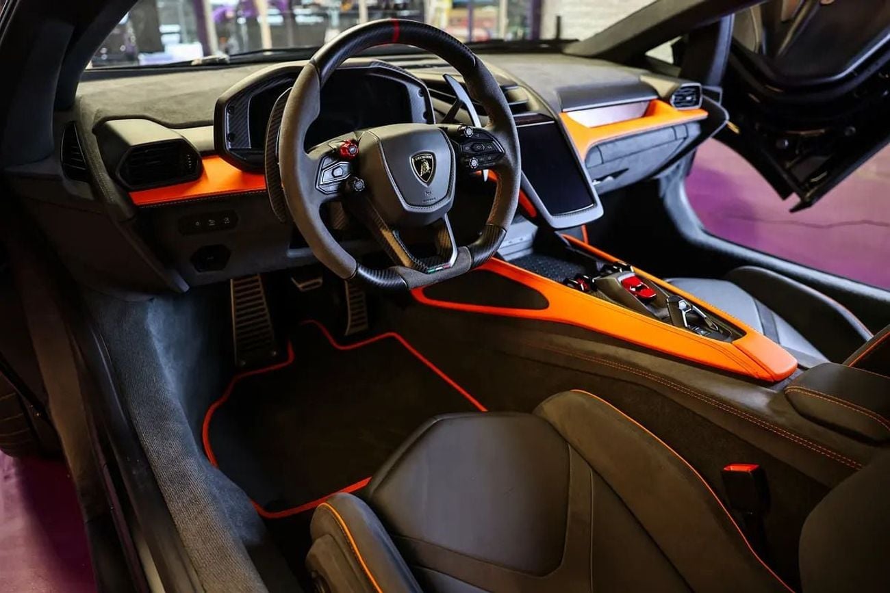 لامبورغيني ريفويلتو Lamborghini Revuelto | Finance available