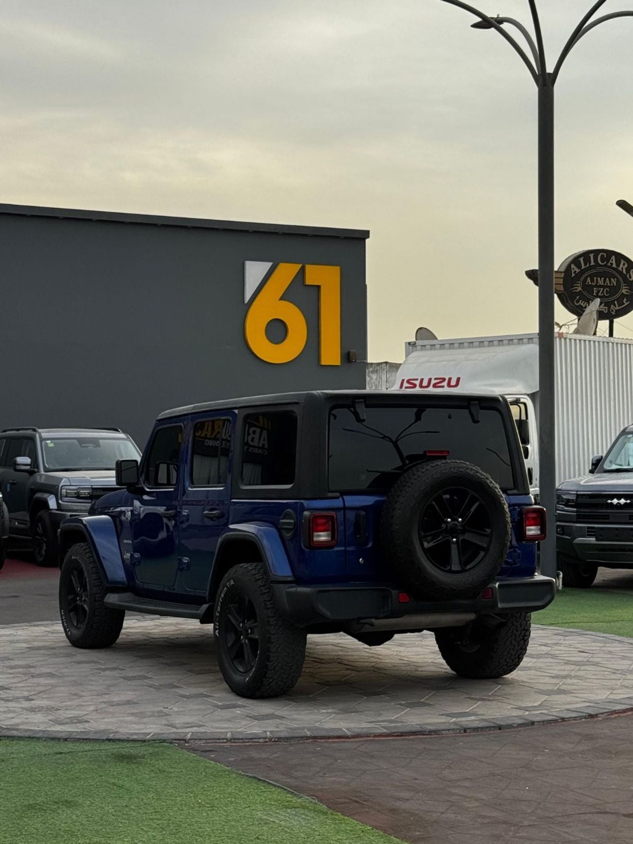 جيب رانجلر Unlimited Sahara 2.0L A/T