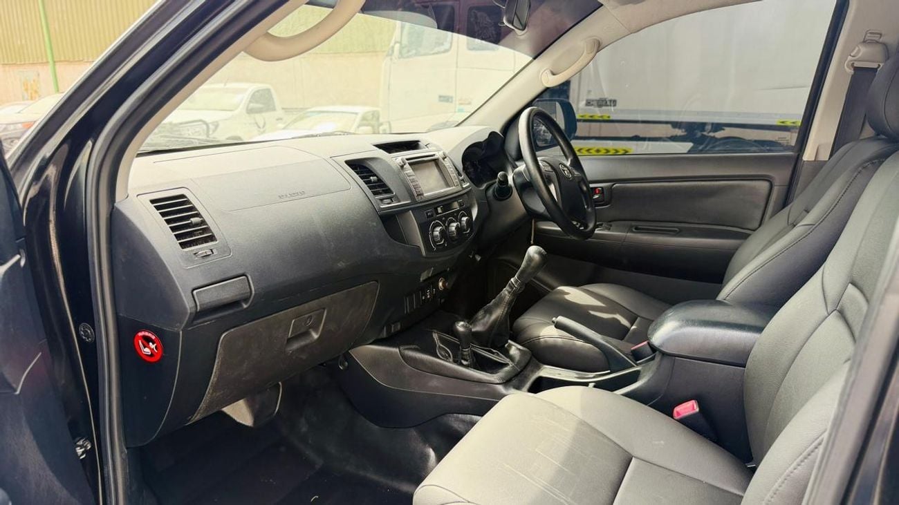 Toyota Hilux HEAVY BULL BAR INSTALLED | DOUBLE CABIN | MT | 4WD | 3.0 DIESEL ENGINE