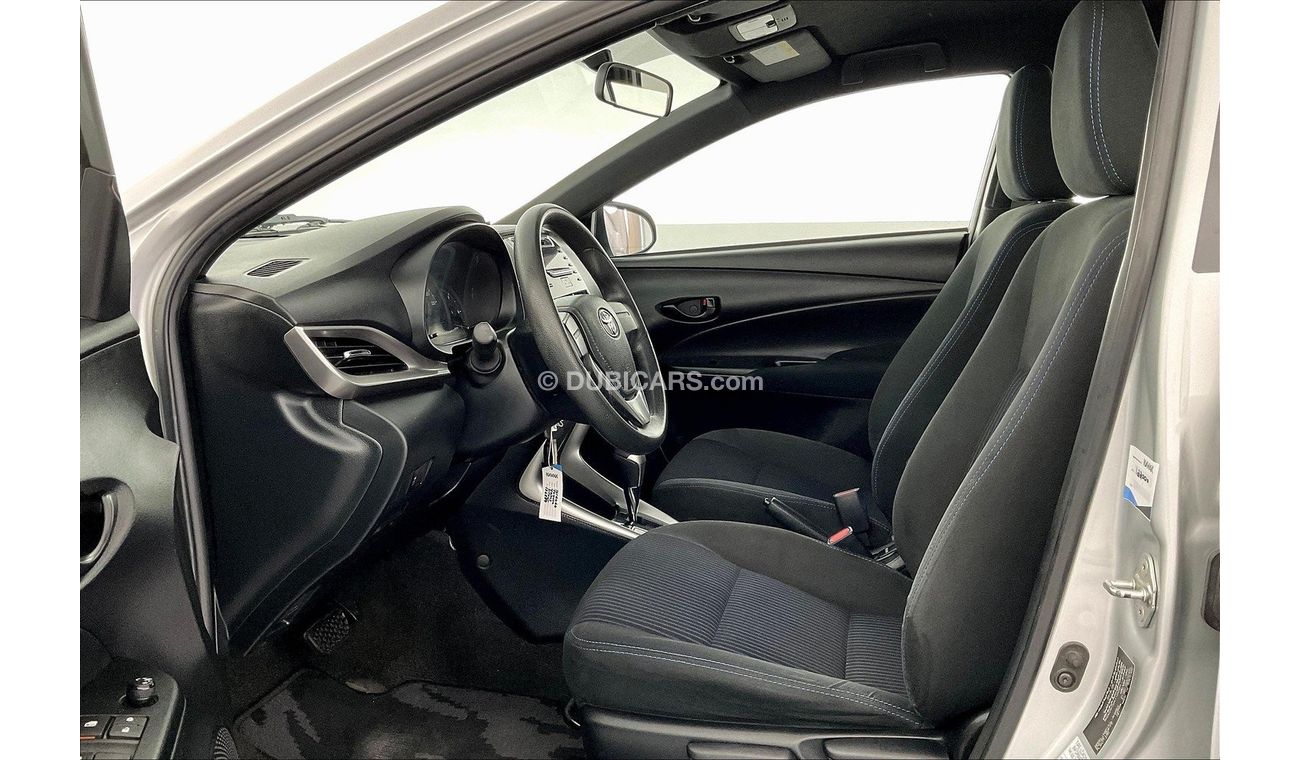Toyota Yaris SE / E