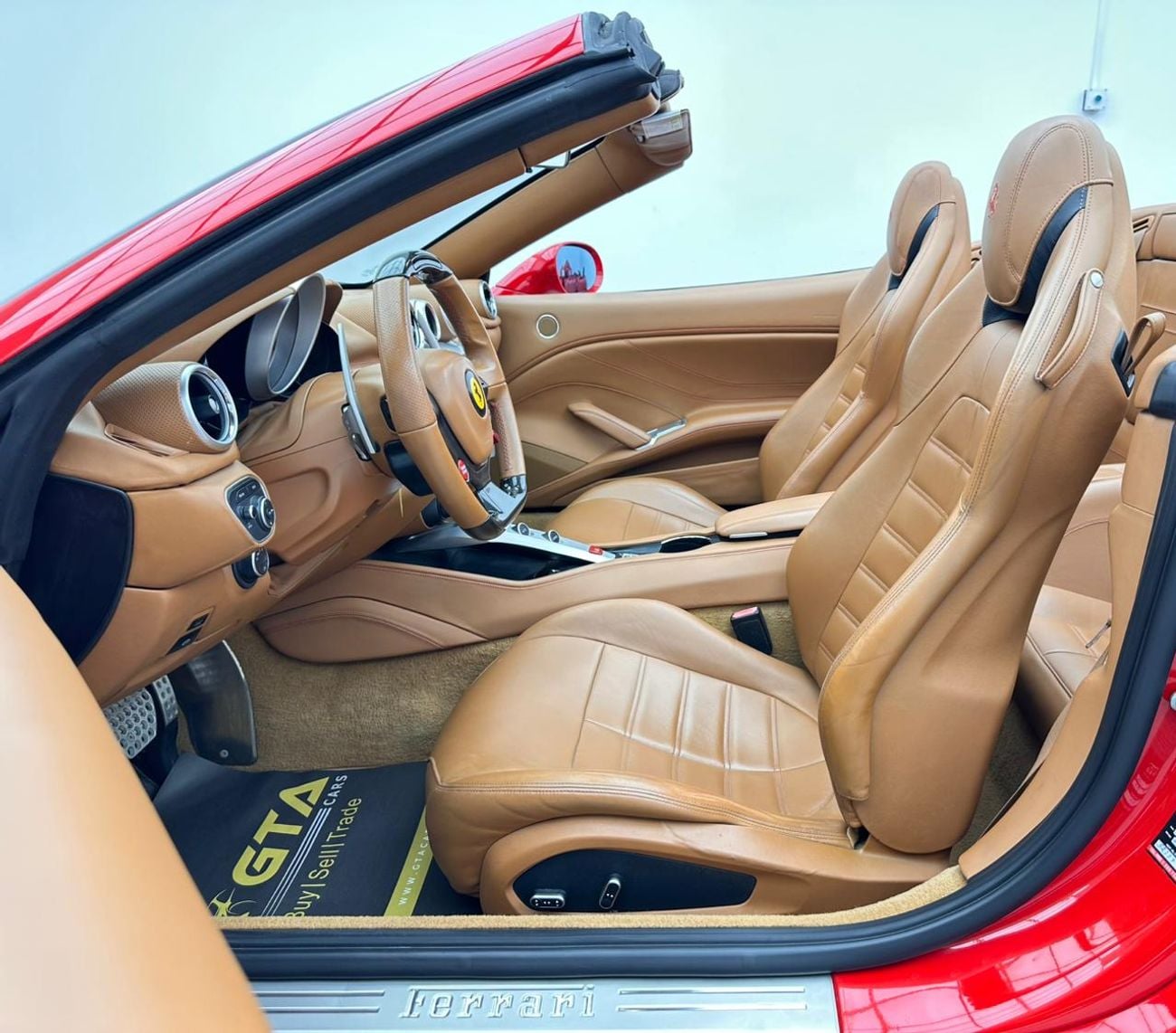 Ferrari California T Std 3.9L (552 HP) 2016 Ferrari California T, Full Ferrari Service History, Excellent Condition, GCC