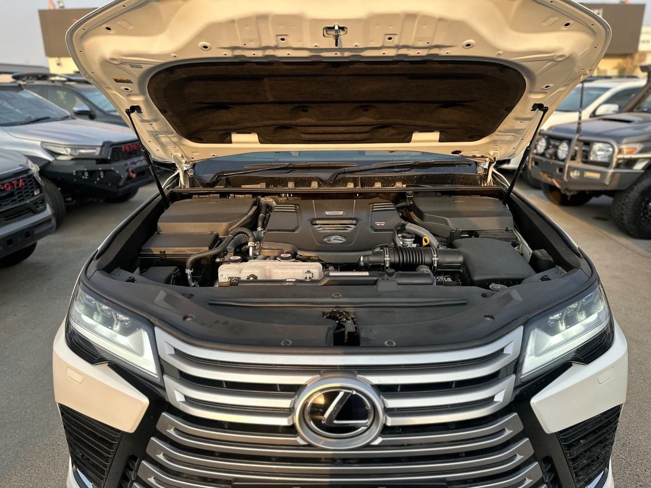 لكزس LX 500 LX 500D