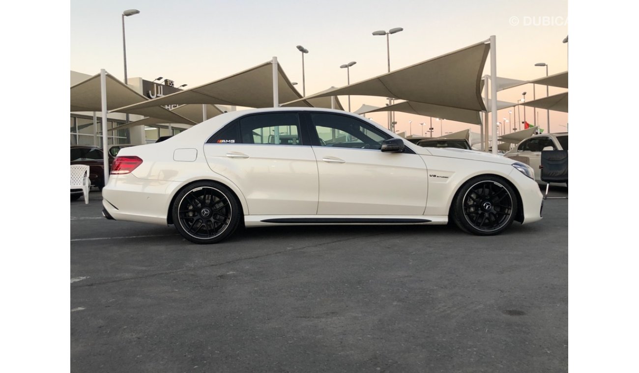 مرسيدس بنز E 63 AMG موديل 2012 وارد اليابان حاله ممتازه جدا من الداخل والخارج فل مواصفات بانوراما ومزود عليه فلاتر ودون