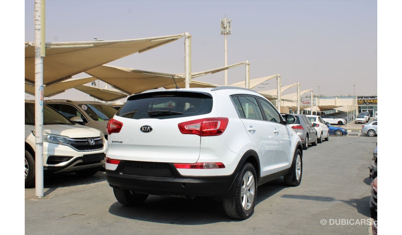 Kia Sportage EX ACCIDENTS FREE - GCC- CAR IS IN PERFECT CONDITION INSIDE OUT