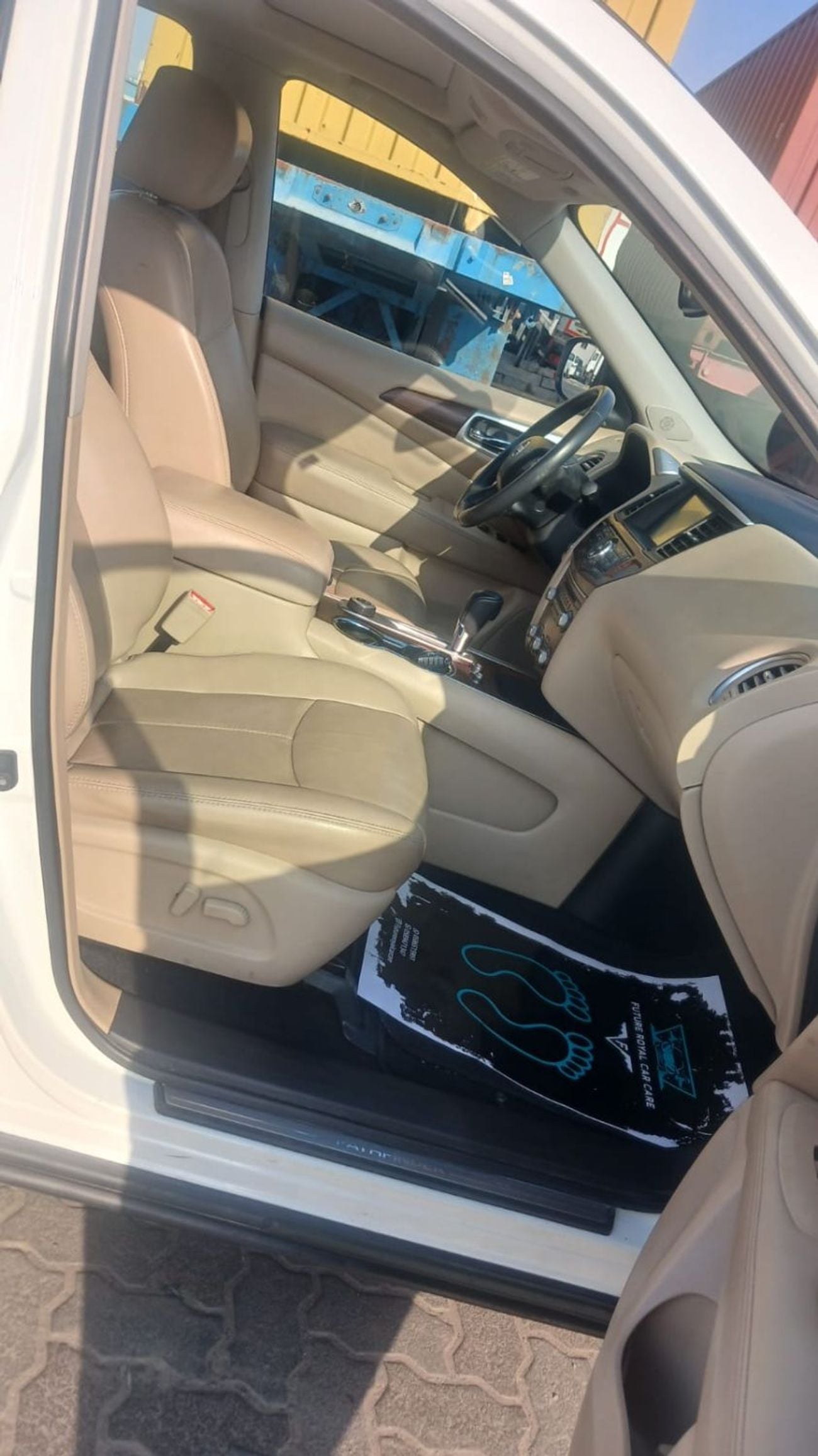 Nissan Pathfinder SL 3.5L (260 HP) 4WD