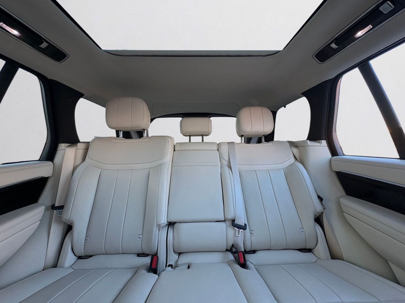 Land Rover Range Rover HSE P530 AED 8,400 P.M | 0% DOWN PAYMENT | RANGE ROVER VOGUE SE P530 | 4.4L TWIN-TURBO V8 – 523 HP |