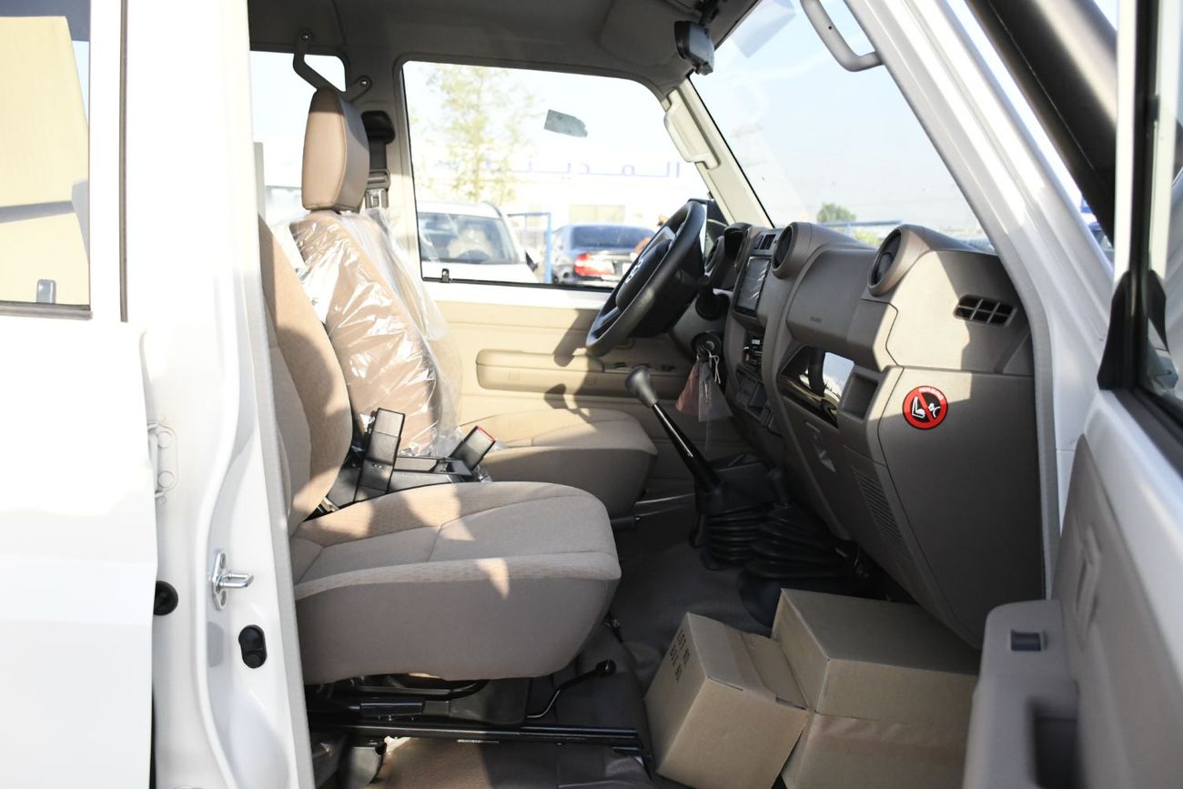 Toyota Land Cruiser Pick Up 79 series 2.8L Manual  Diesel Double Cap