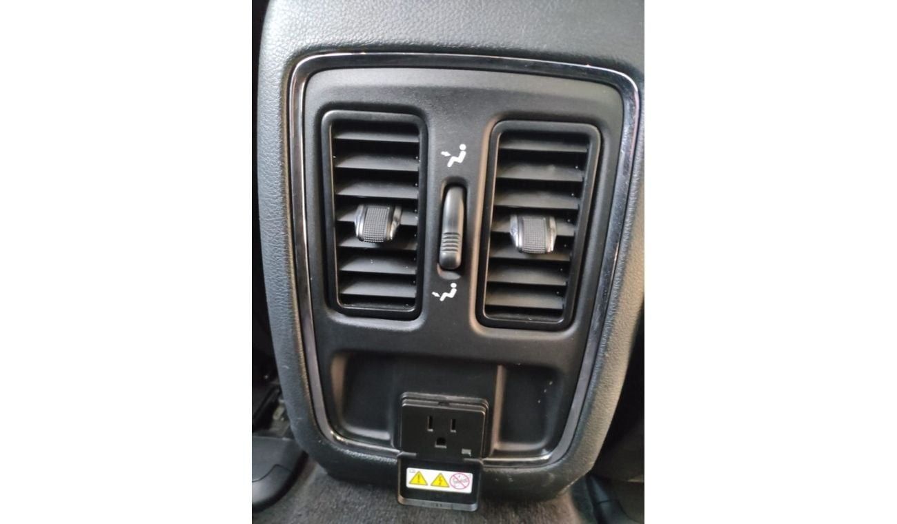 جيب جراند شيروكي exclusive 3.6L