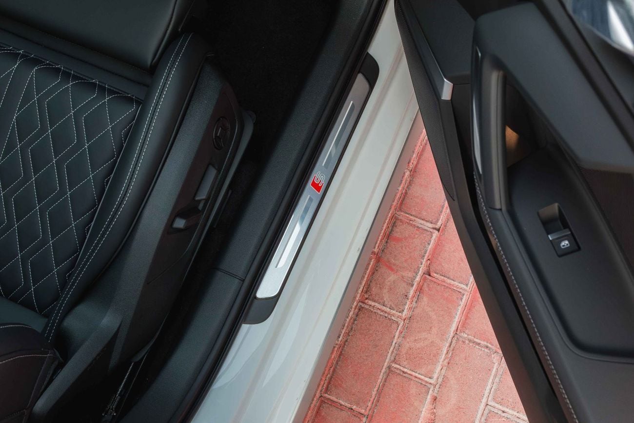 Audi A3 35 TFSI S-LINE Audi A3 1.5T 35 TFSI S-Tronic Sedan 2025 (White)