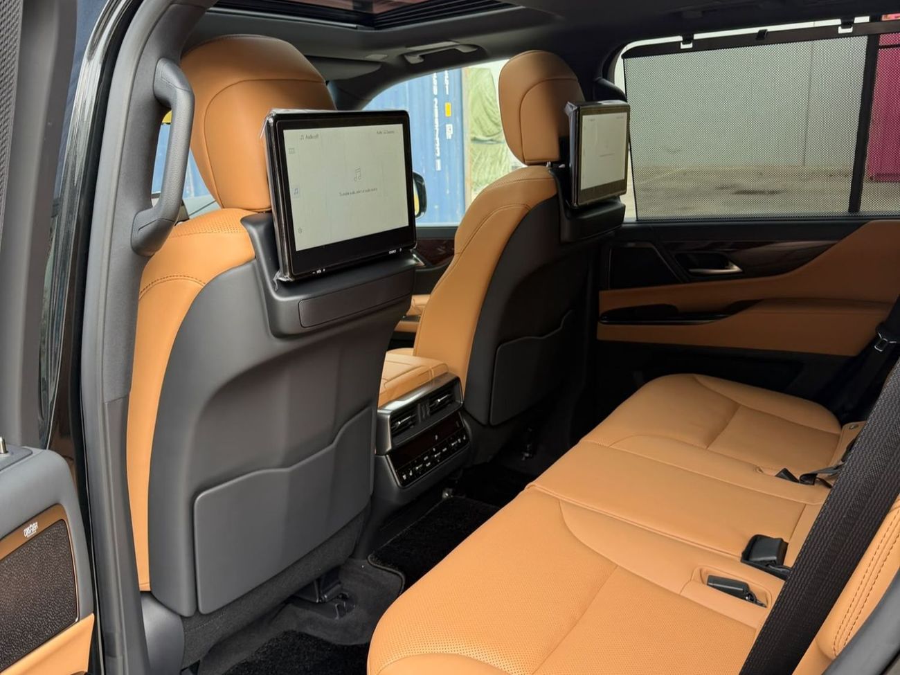 Lexus LX700h SPORT LUXURY 3.5L TWIN TURBO V6 HYBRID 7 SEATS (EXPORT ONLY)